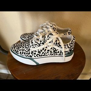 NWOT vans cheetah print
